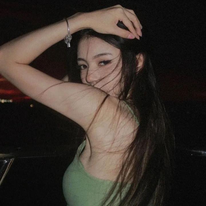 隐世魔尊女帝带娃上门求负责